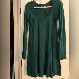 Green long sleeve dress